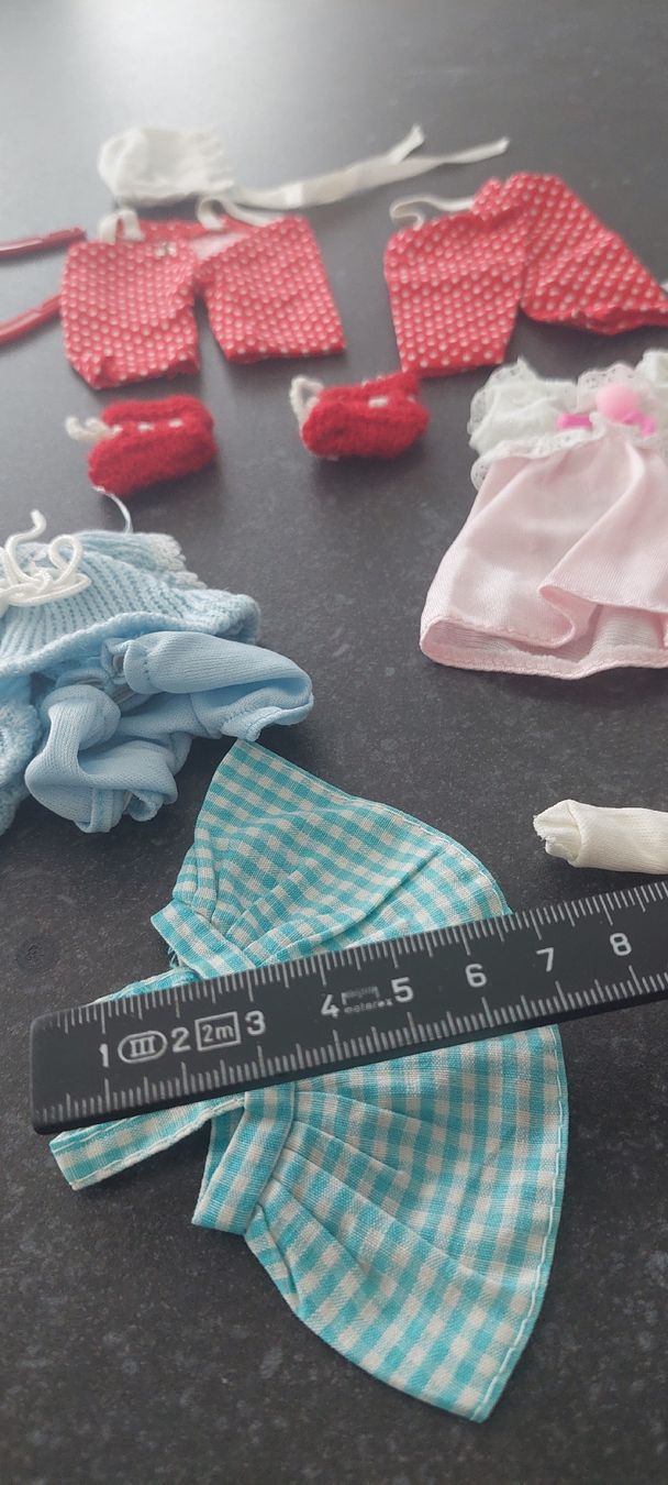 Bambole: Kleine Puppenkleidchen  – Usato da Muri AG venduto da nindo1 8
