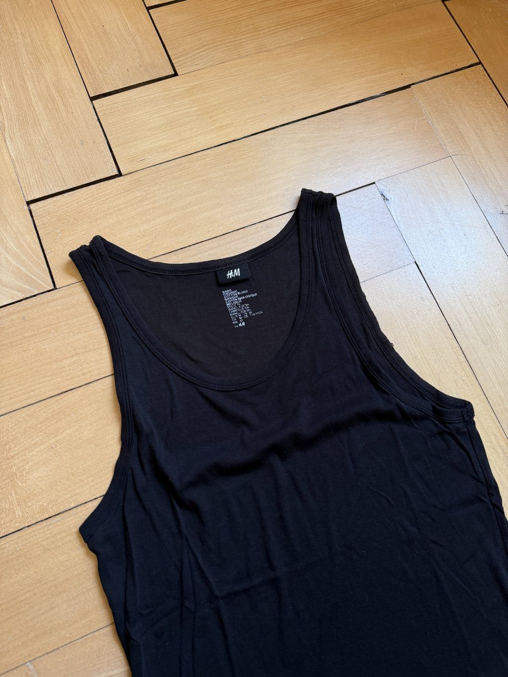 H&M T-shirt: Tank Top schwarz M – Usato da Zürich venduto da Diazaio 1