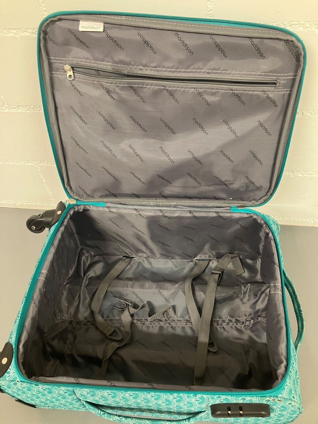 Reisekoffer: Kleiner türkiser Maddison-Rollkoffer – Gebraucht aus Chur von lucilla.galgani 4