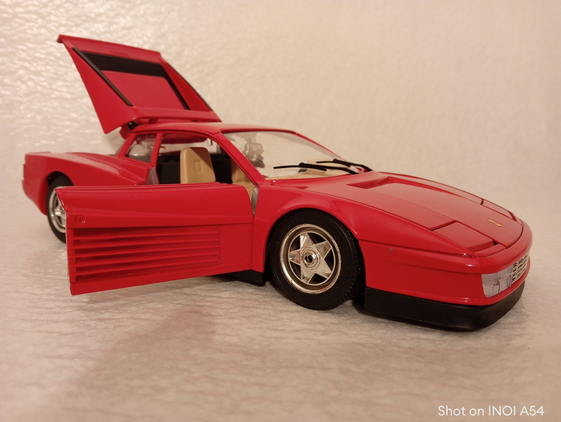 Bburago Modellini d'auto: Ferrari Testarossa  1984 – Usato da Huttwil venduto da Secondtrain 1