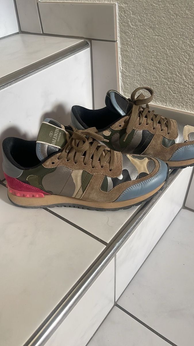 Valentino Scarpe da donna: Valentino Garavani Sneakers – Nuovo (secondo la descrizione) da Kilchberg ZH venduto da ca88