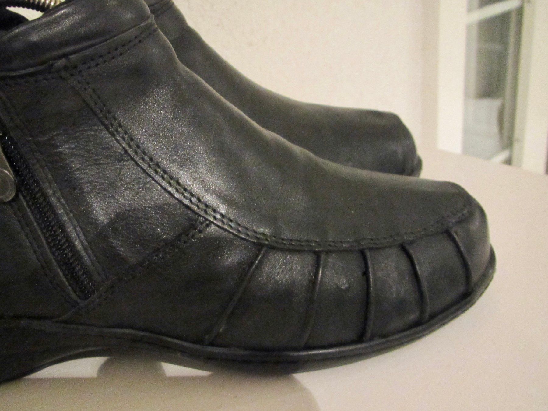 Damenschuhe: BOTTINES MIS - SAISON ELENA EDEN CUIR NOIR – Gebraucht aus Murten von Selliot 1