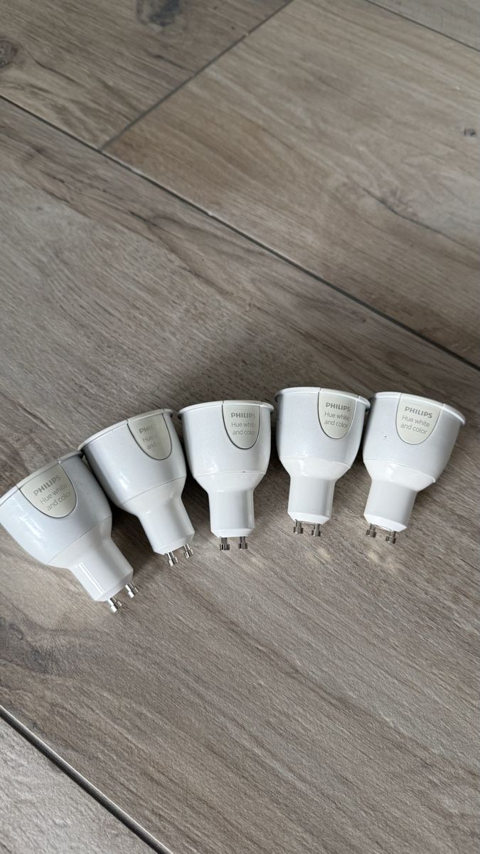 Philips Lampadari & plafoniere: 5x Phillips Hue Birne RGB – Nuovo (secondo la descrizione) da Seon venduto da FWNERO2003