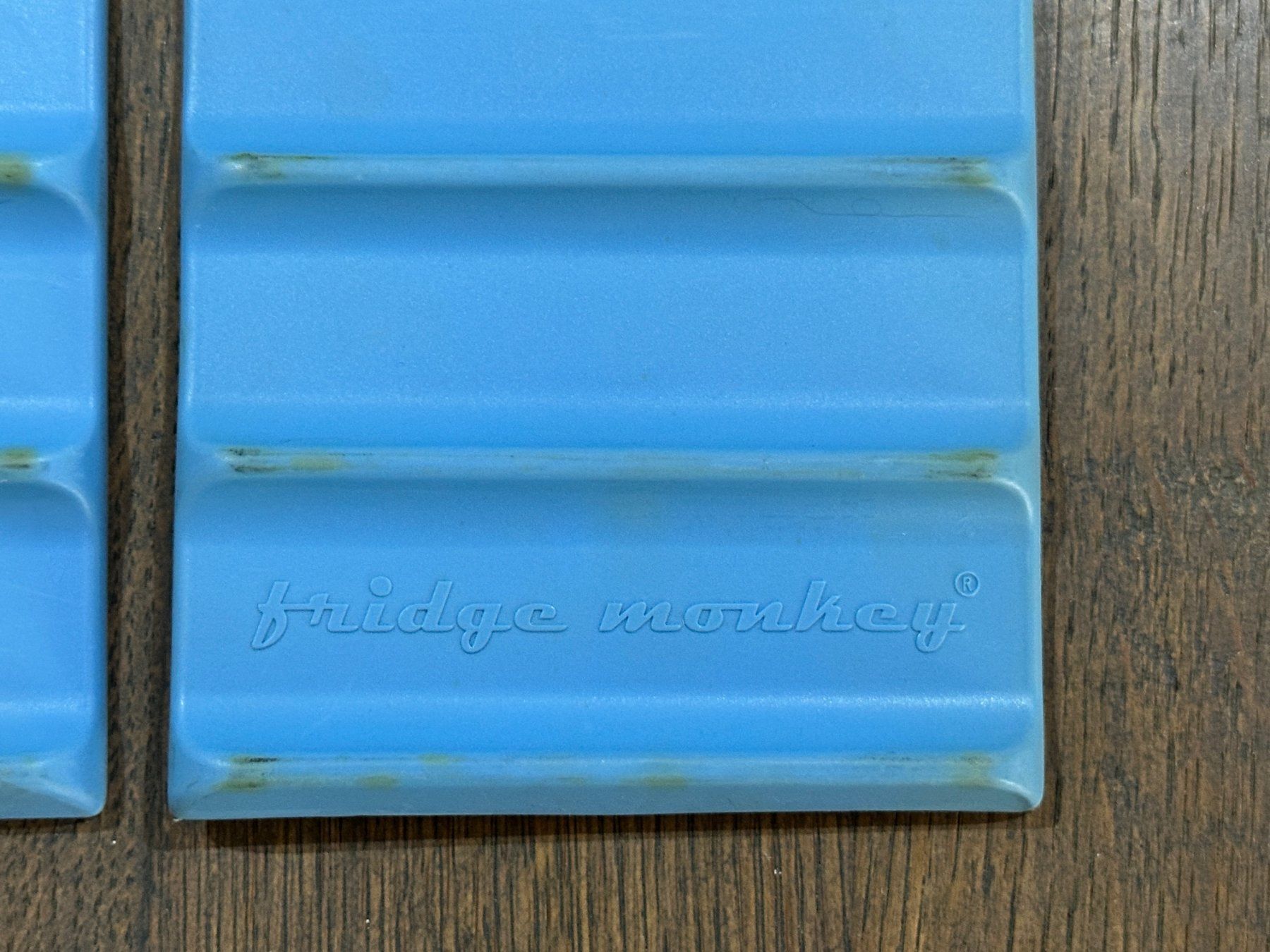 Contenitori & Simili: 2 Stück - Fridge Monkey Flaschenhalter Kühlschrank Organizer – Usato da Auw venduto da beretta1966 2