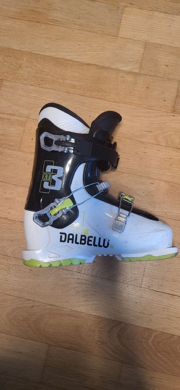 Scarpe per ragazzi: Darbello Skischuh 3XT Gr. 37 – Usato da Lachen SZ venduto da ebi_jh9d 1