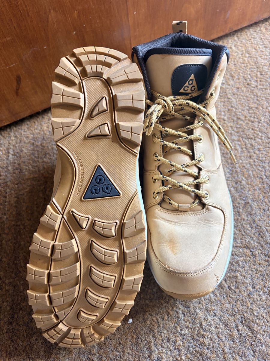 Nike Scarpe da uomo: Nike Manoa Leather «Haystack» – Usato da Kilchberg ZH venduto da Dinamoh 1
