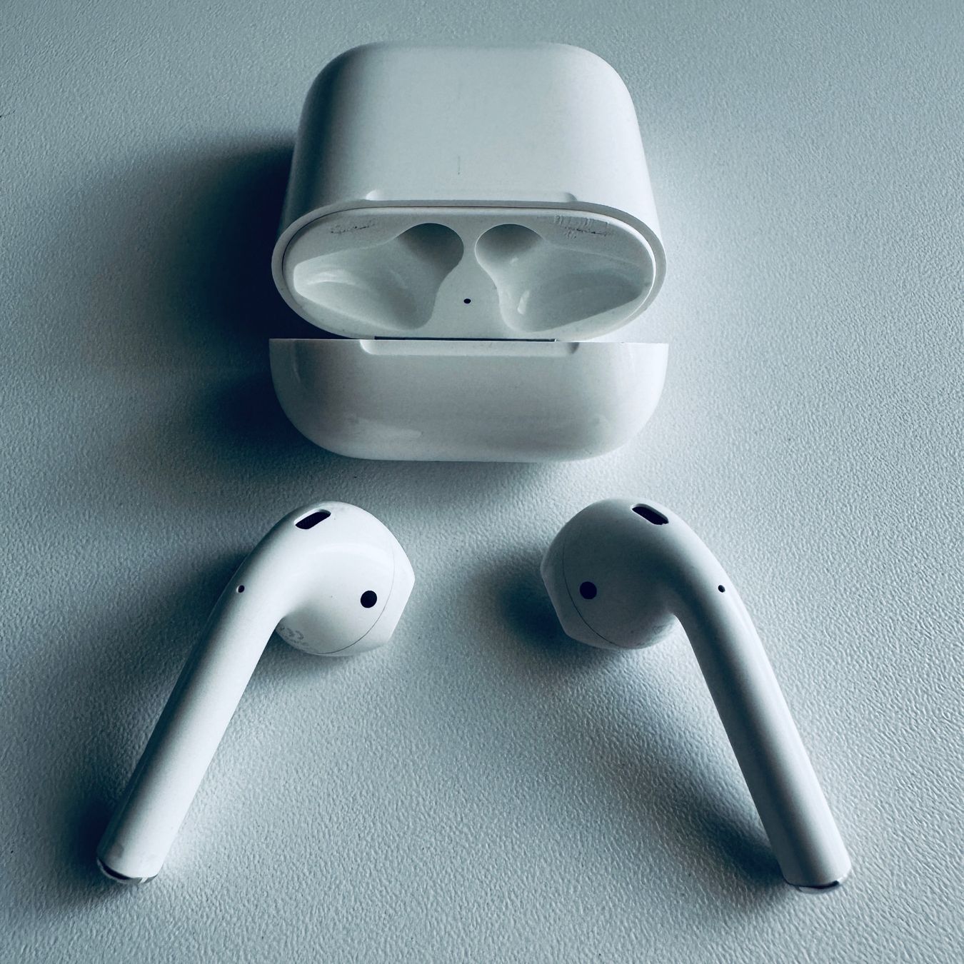Apple Cuffie: Original Apple AirPods 2 Kopfhörer Wireless Lightning Kabel – Usato da Basel venduto da MY.AIRPODS.SHOP 3