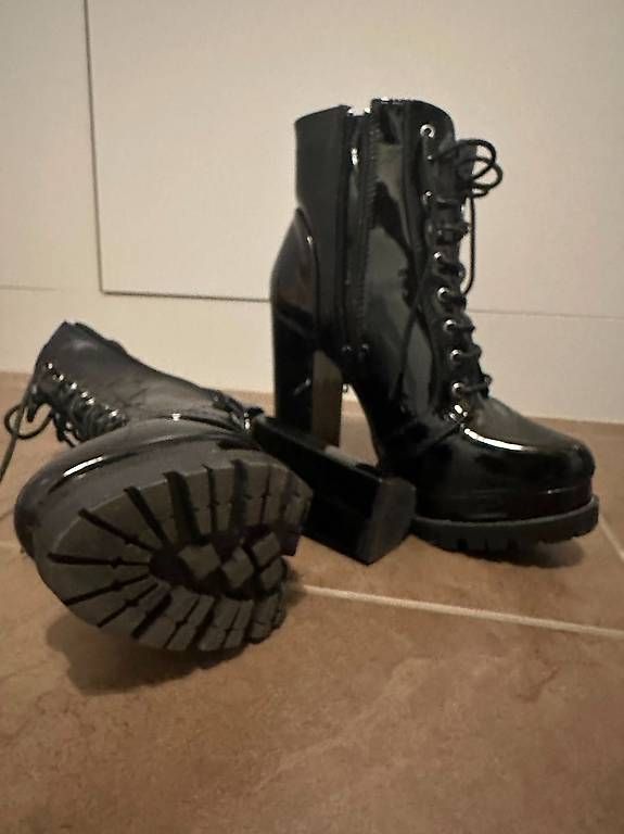 Chaussures femmes: Stiefelleten High Heels – D'occasion à Schlieren par S_Dragon