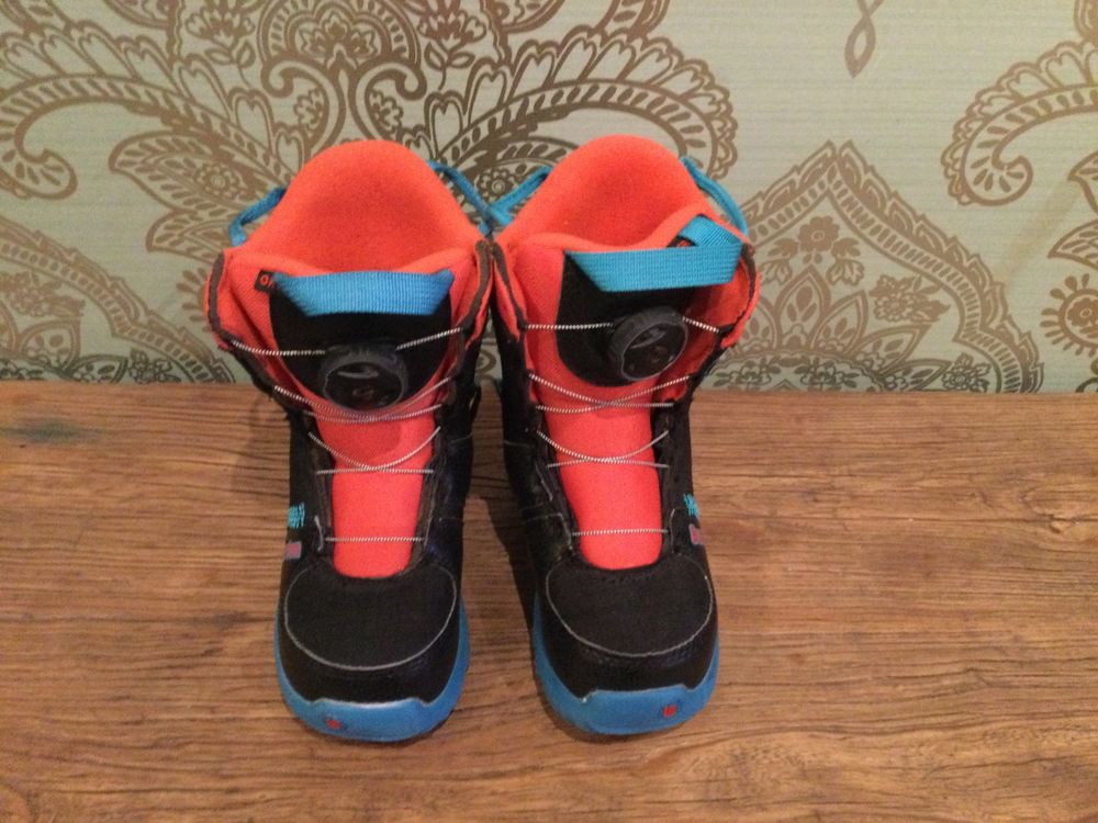 Bottes de snowboard pour femmes - Commandez en ligne | EMPIRE
