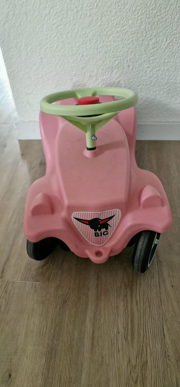 Fahrzeuge für Kinder: Bobby Car pink gebraucht mit Aufklebern – Gebraucht aus Seftigen von G00 4
