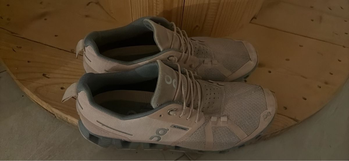Scarpe da donna: On Cloud Waterproof Sneaker rosa 40 – Usato da Rüti ZH venduto da Butterfly206cc 5