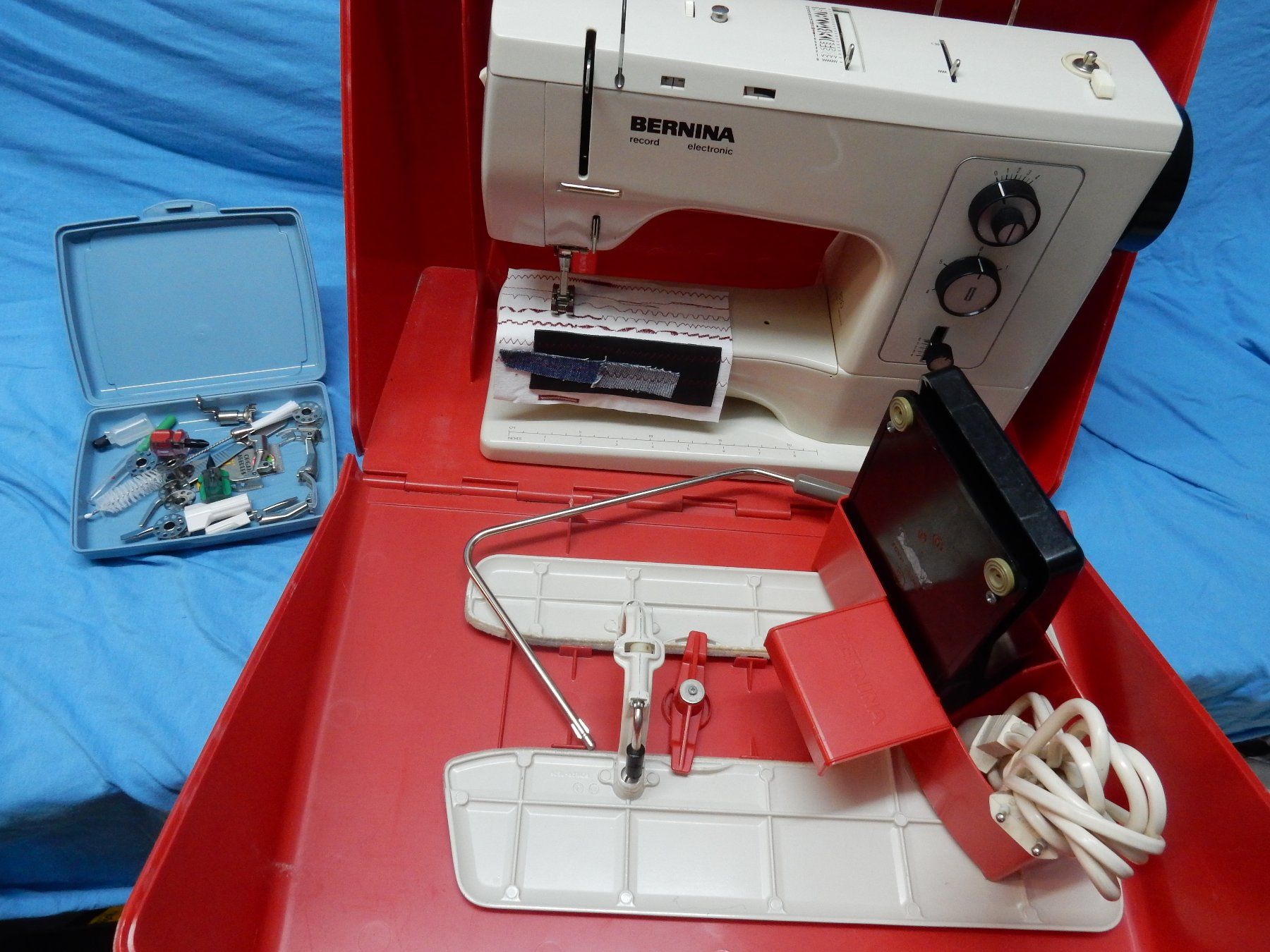 Bernina Machines à coudre: Bernina 830 Revidiert       26007 – D'occasion à Watt par Mariposa49 7