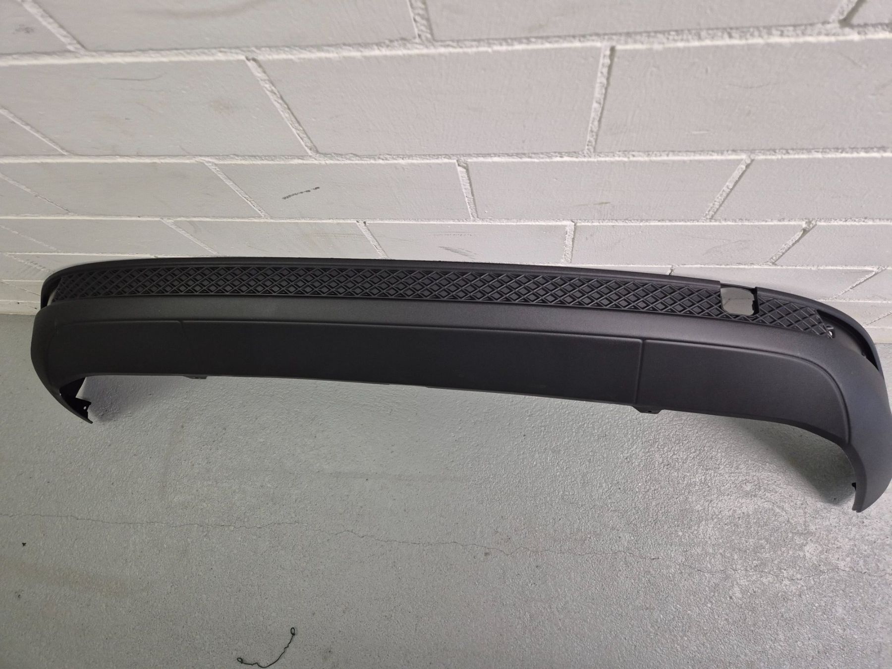 Ford Tutti pezzi di ricambio auto: Heckdiffusor Stosstange hinten für Ford Focus – Nuovo e nell'imballaggio originale da Domat Ems venduto da tchnesa