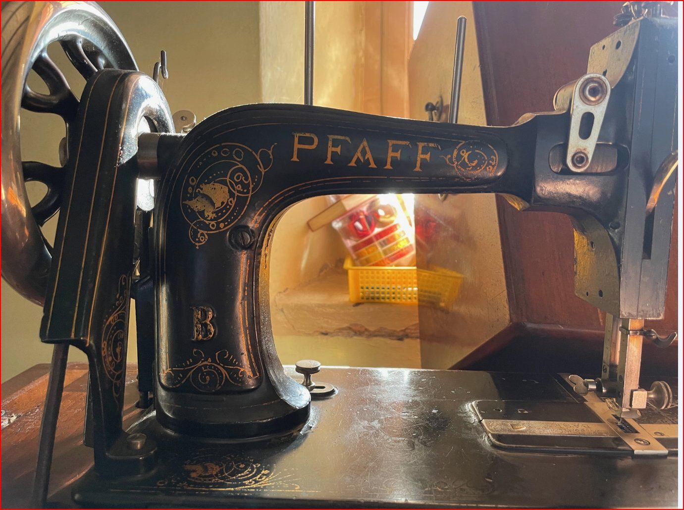 Pfaff Macchine da cucire: Macchina da Cucire d`epoca – Usato da Banco venduto da lorenzetti 1
