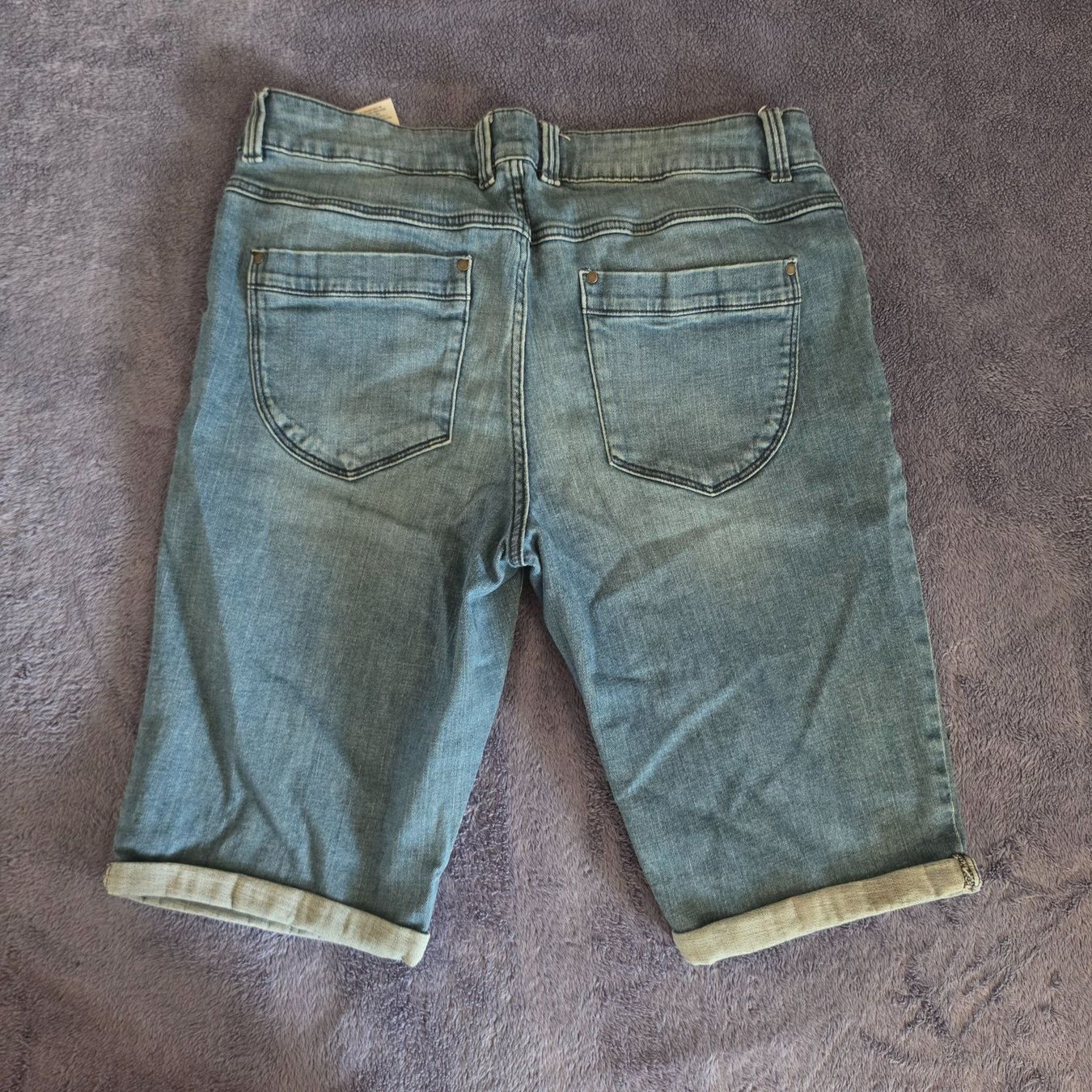C&A Pantalons: C & A Bermuda Shorts Gr. 38 – D'occasion à Fehraltorf par shiilaa.hoot 1