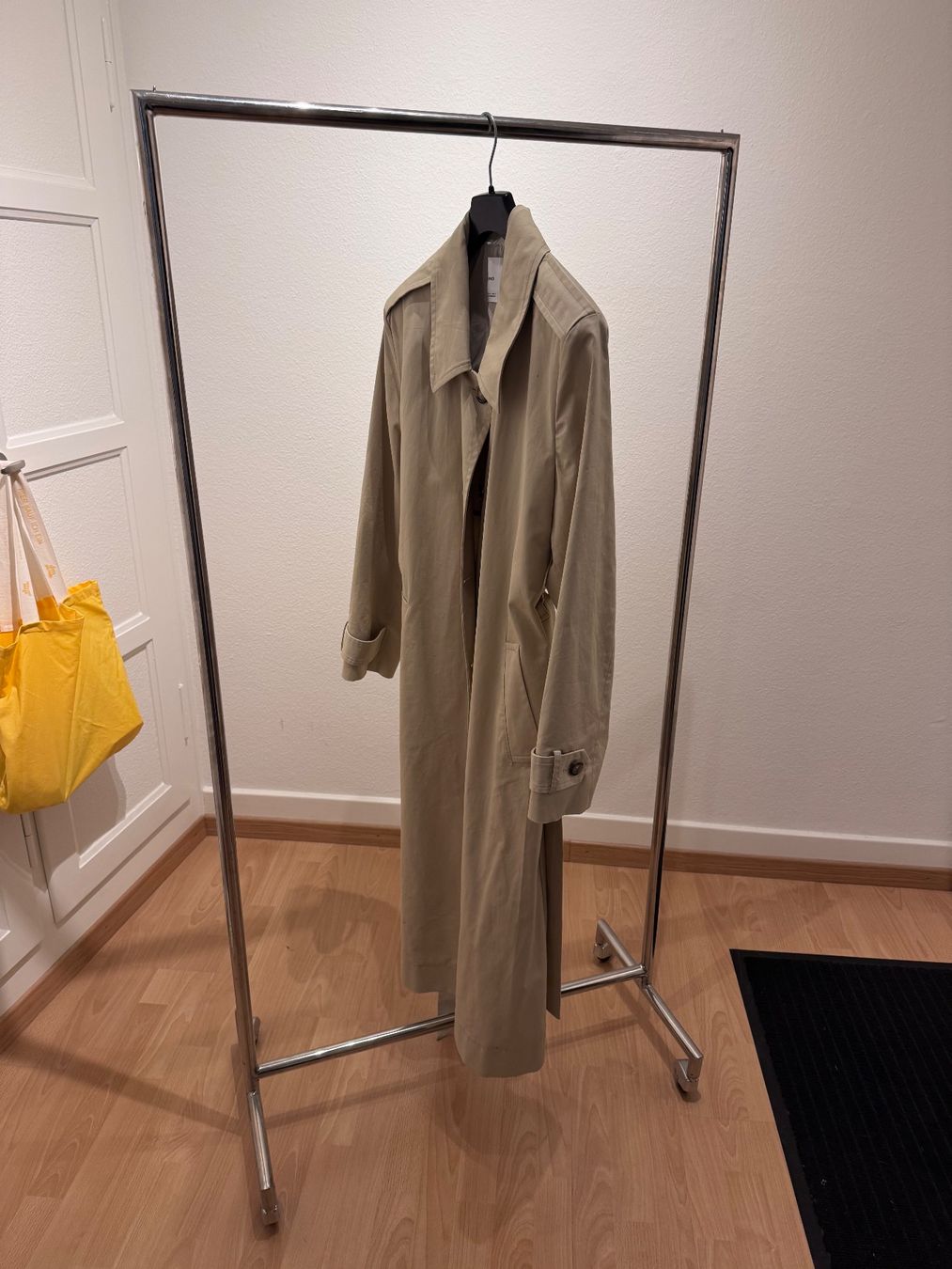 Mango Cappotti: Mango Trenchcoat Beige – Usato da Zürich venduto da GC96 3