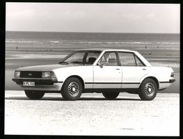 Fotografie Auto Ford Granada, Limousine 