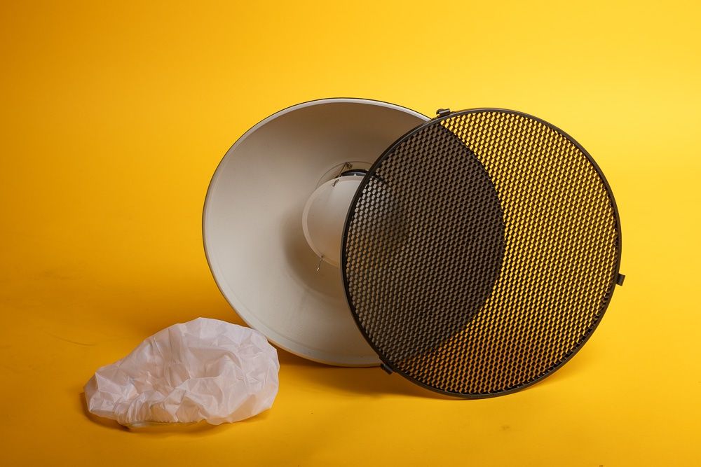 Flash: Beauty Dish 42 cm Bowens Mount inkl. Grid & Diffusor – Usato da Basel venduto da orbitorion