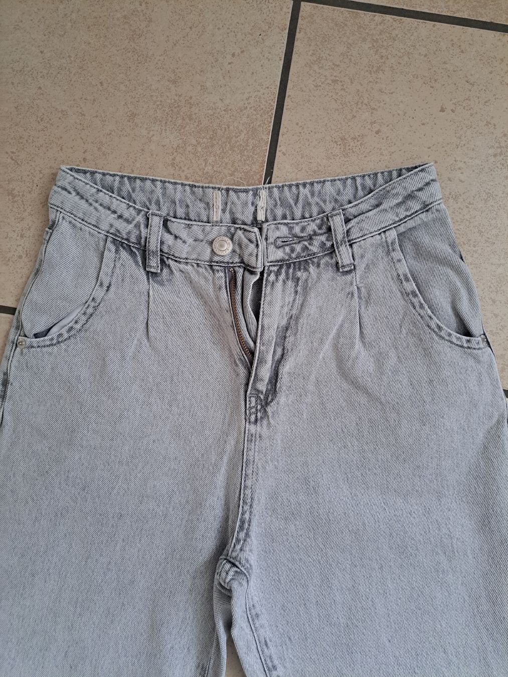 Jeans: Hose Gr.34 neuwertig – Neuf (Voir description) à Gelterkinden par bambi037 1