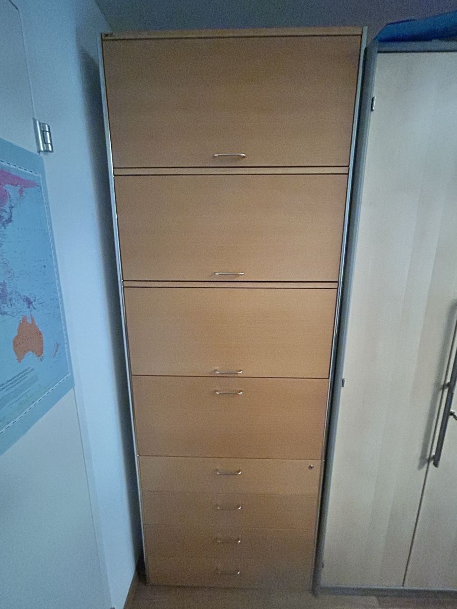Schränke:  Büromöbel 3-teilig der Marke 2W – Gebraucht aus Watt von Zumpa 2