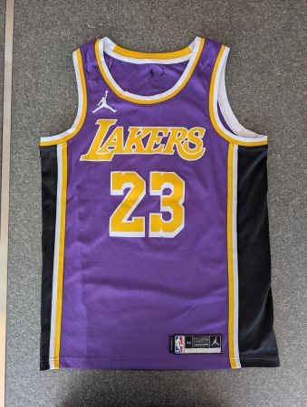 NBA LA Lakers Trikot – LeBron James #23 – Grösse M (44)