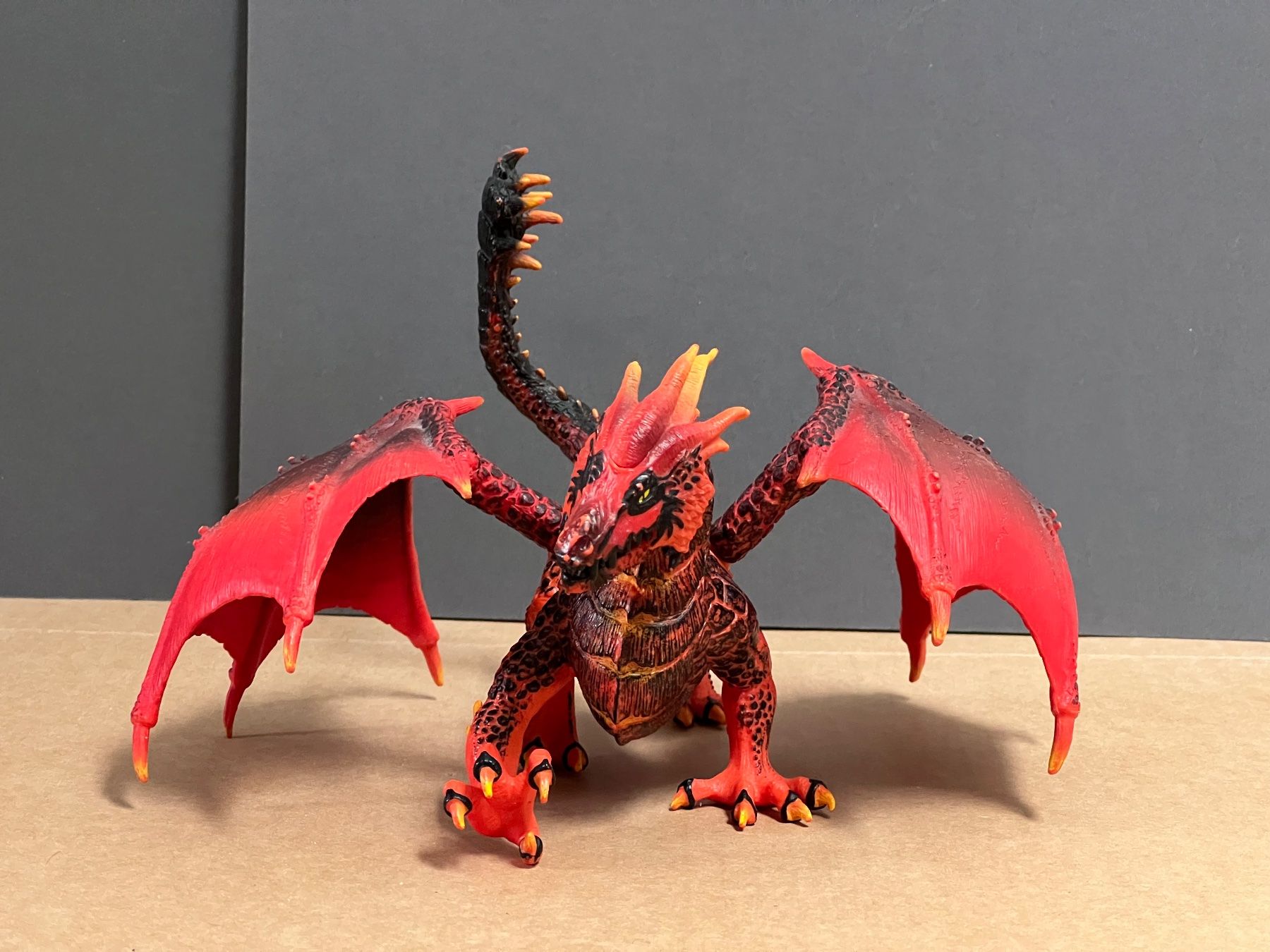 Schleich Figuren: Schleich Lavadrache Drachen Eldrador Lavadrachen Drache – Gebraucht aus Ennetbaden von mapa05