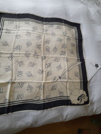 ORIGINAL MARY QUANT  LONDON SEIDENTUCH. VINTAGE, 1975, KULT