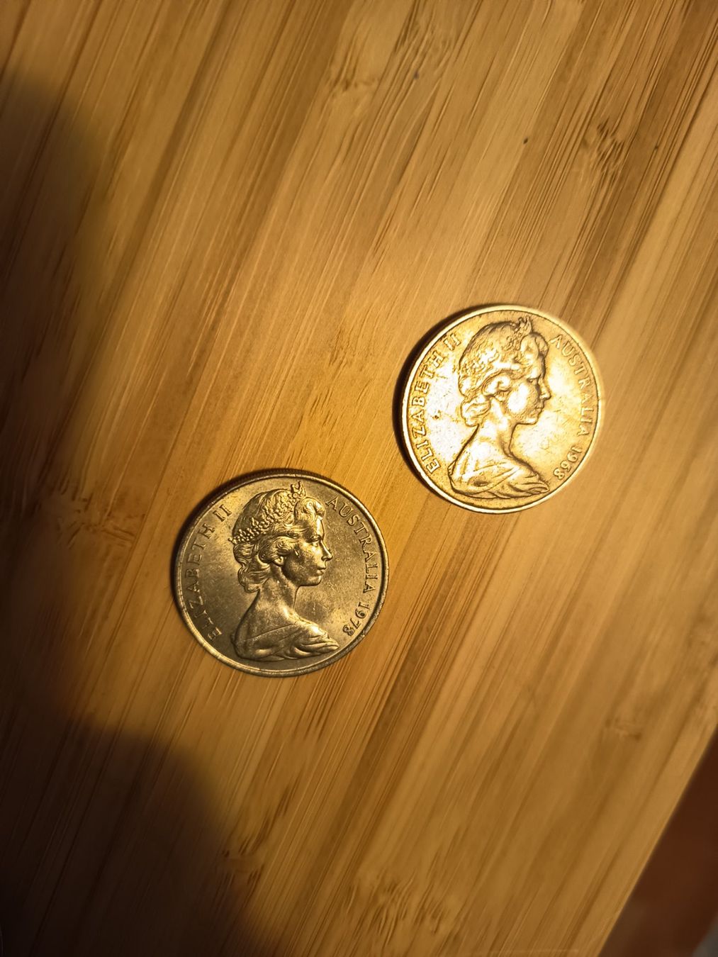Tutti le monete: 20 cent Australien  2 münzen  grip19 – Usato da Wattwil venduto da LuckyLegoandCoins 2
