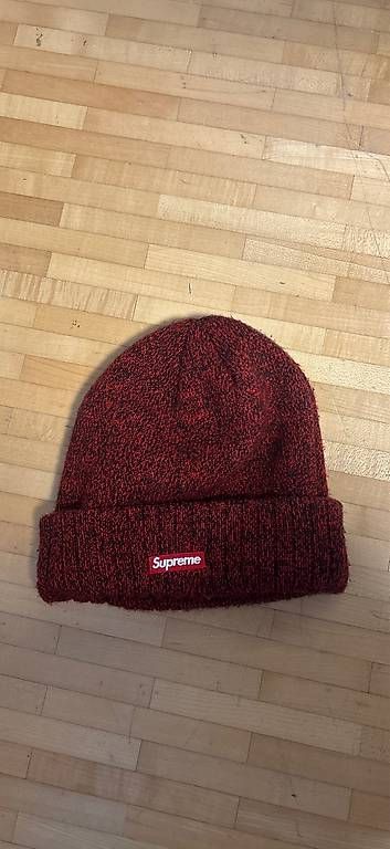 Supreme Copricapi, berretti & cappellini: Supreme Mütze Rot – Usato da Erlenbach ZH venduto da ale_n8bd 1