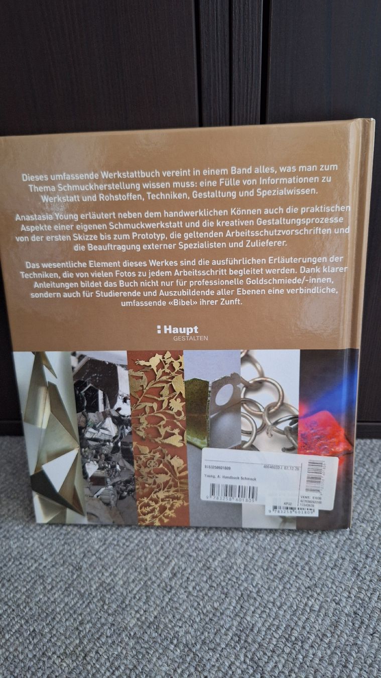 Libri: Handbuch Schmuck: Die Techniken der Schmuckgestaltung  – Usato da Uster venduto da PercysMom 1
