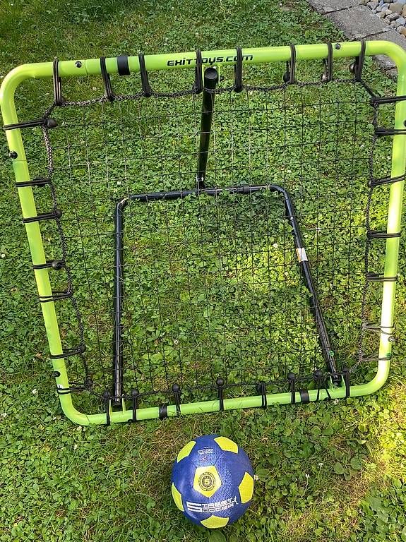 Hometrainer: Kinderfussball/Multisport Rebounder: Kickback Training @ZH11 – Gebraucht aus Zürich von Chratzomat 2