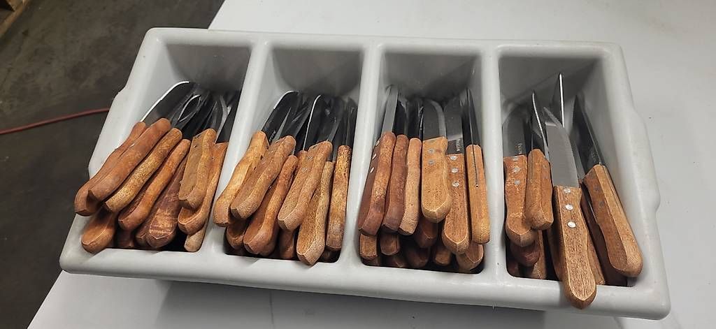 Messer: Steakmesser / Holzgrill – Gebraucht aus Rheineck von inf_kv7d