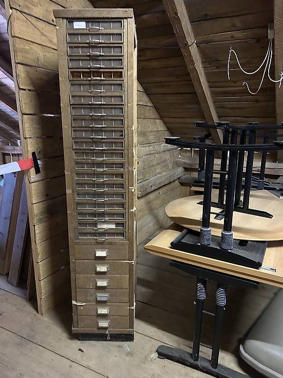 Schränke: Alter Aphothekenschrank – Gebraucht aus Dietschwil von cyr_ln56
