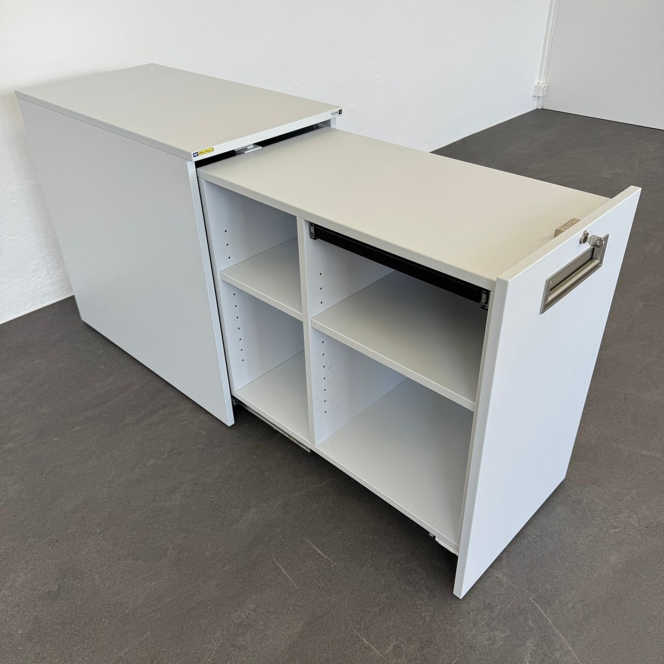 Sitag Banconi: Sitag Apothekerschrank Öffnung links – Usato da Schönenwerd venduto da mcofficeshop 1
