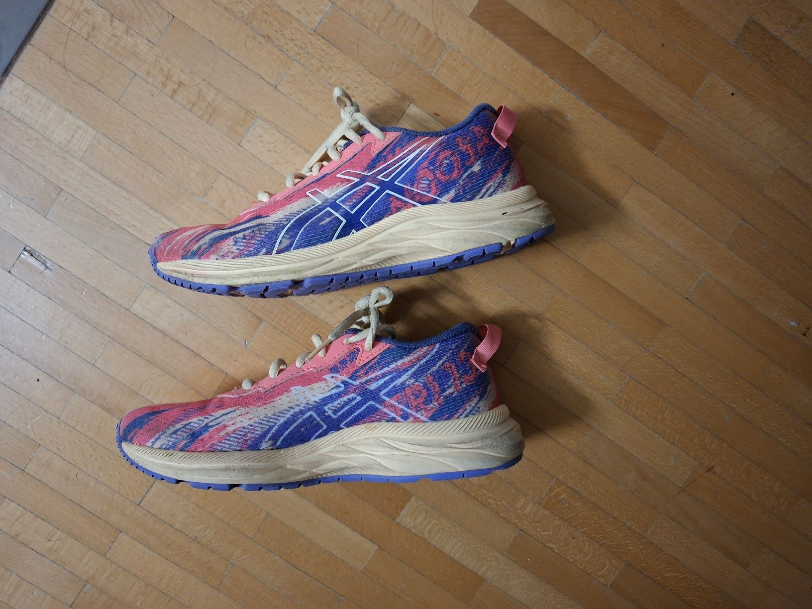 Asics Schuhe für Mädchen: Laufschuhe Asics Grösse 35 – Gebraucht aus Staufen von suzykathmandu 5