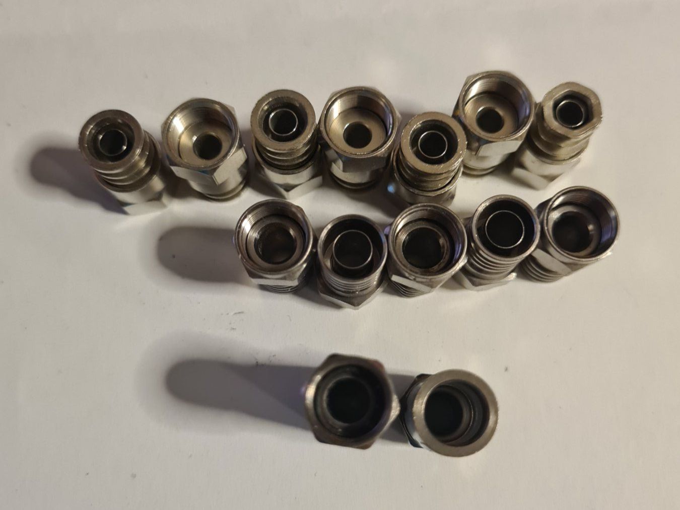 Componenti elettronici: Koaxial Stecker Sortiment mit dem blauem Behälter – Usato da Zürich venduto da Alibaba1234 3