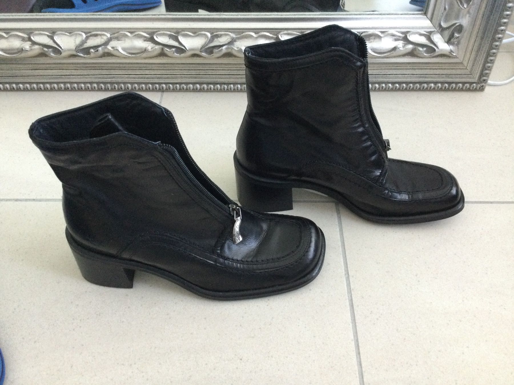 Mexx Damenschuhe: Schwarze Lederstiefeletten von Mexx, Grösse 36 – Neu und originalverpackt aus Baar von negombo