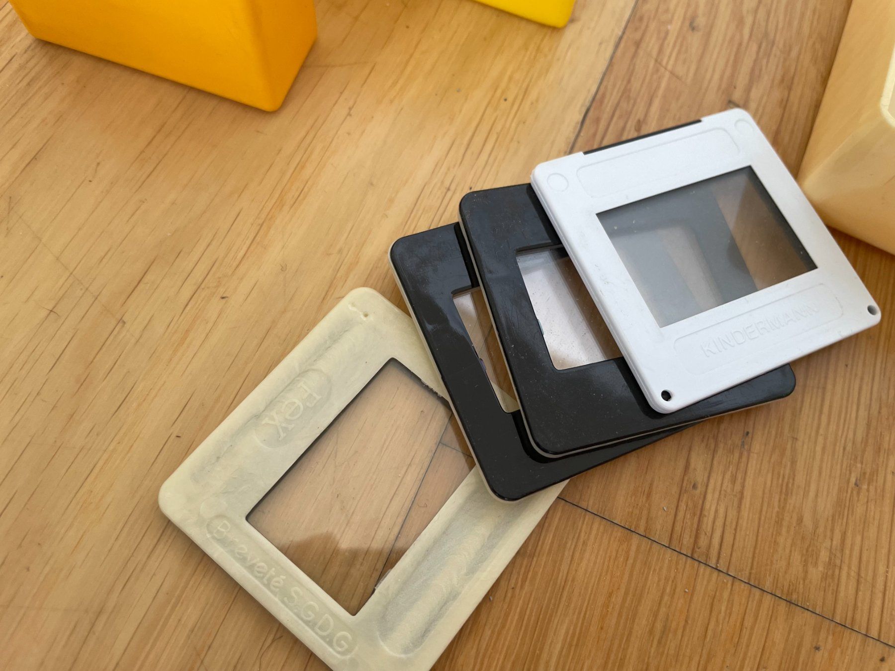 Foto & Immagini: Lot de boîtes de diapositives vides – Usato da Petit Lancy venduto da gil_hr6v 3
