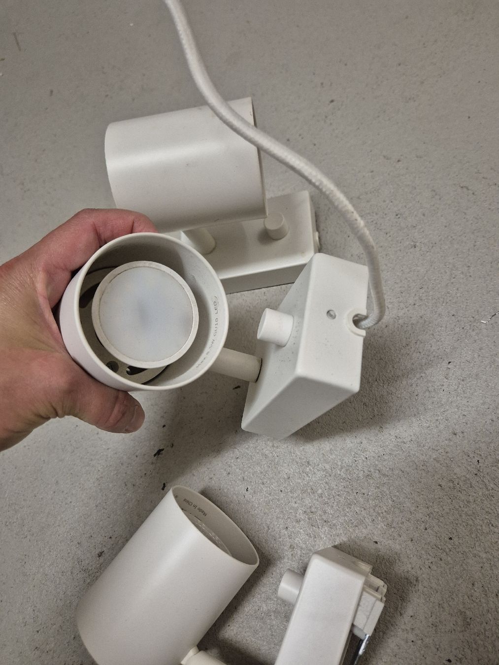 Lampen: Three White Wall Spotlights Adjustable Used Condition – Gebraucht aus Lenzburg von DobrzynM 3