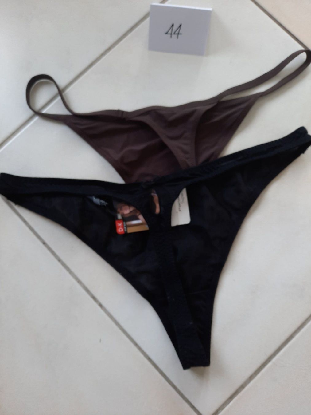 Sonstige Unterwäsche: Klassisch - 2 Strings in schwarz und braun Gr. 44 – Gebraucht aus Immensee von Dessous-Outlet 1