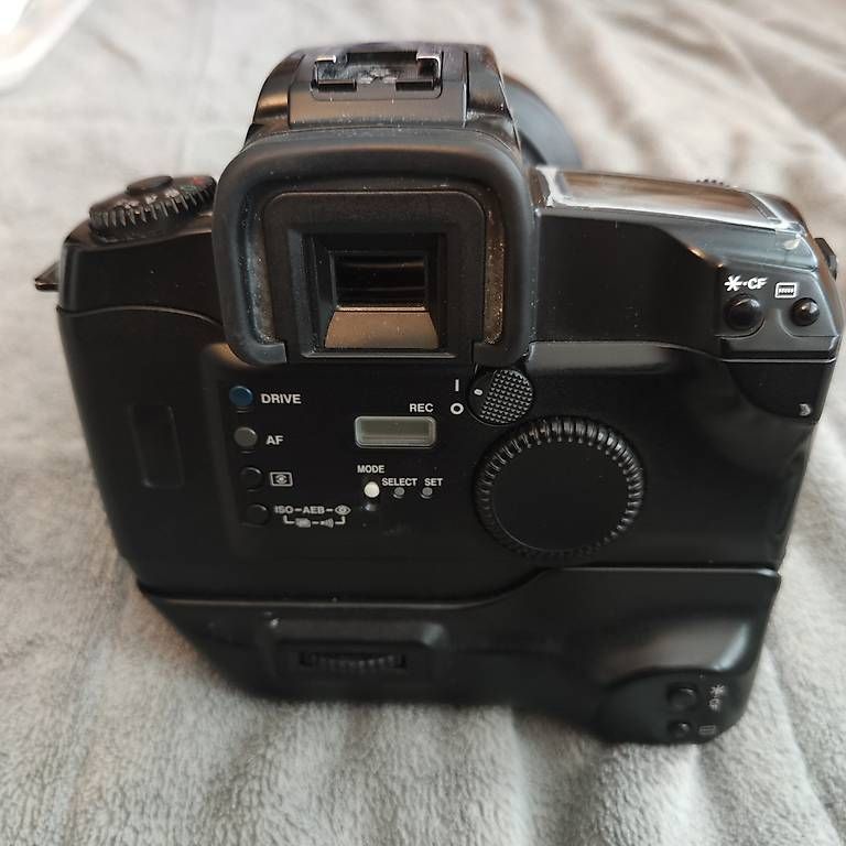 Fotocamera: Canon EOS 5 argentique avec 4 objectifs  – Usato da Genève venduto da mic_6tvp 1