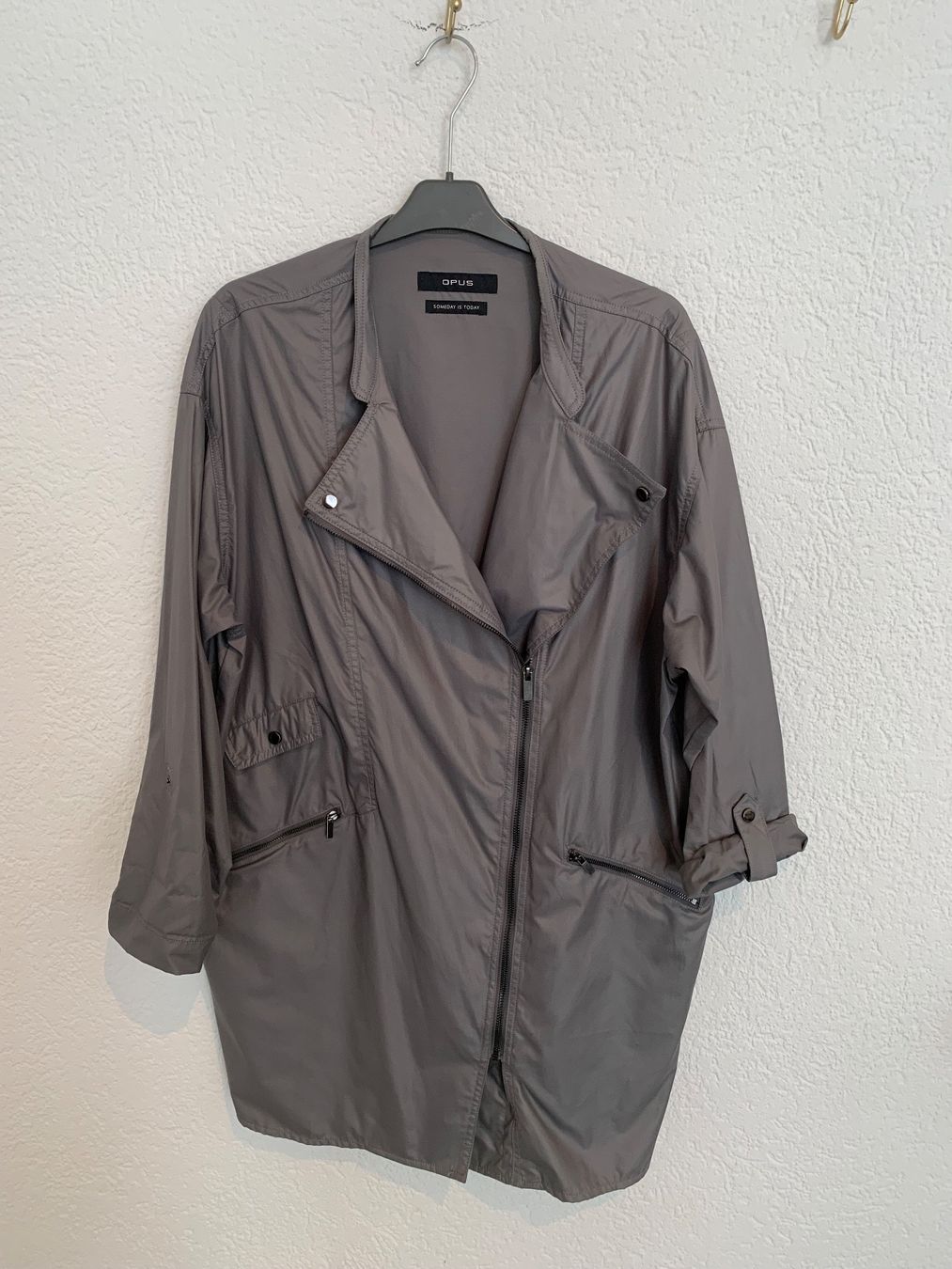 Opus Giacche: Opus Jacke Mantel grau Gr. L / 40 – Usato da Fislisbach venduto da KolibriSecondhand 1