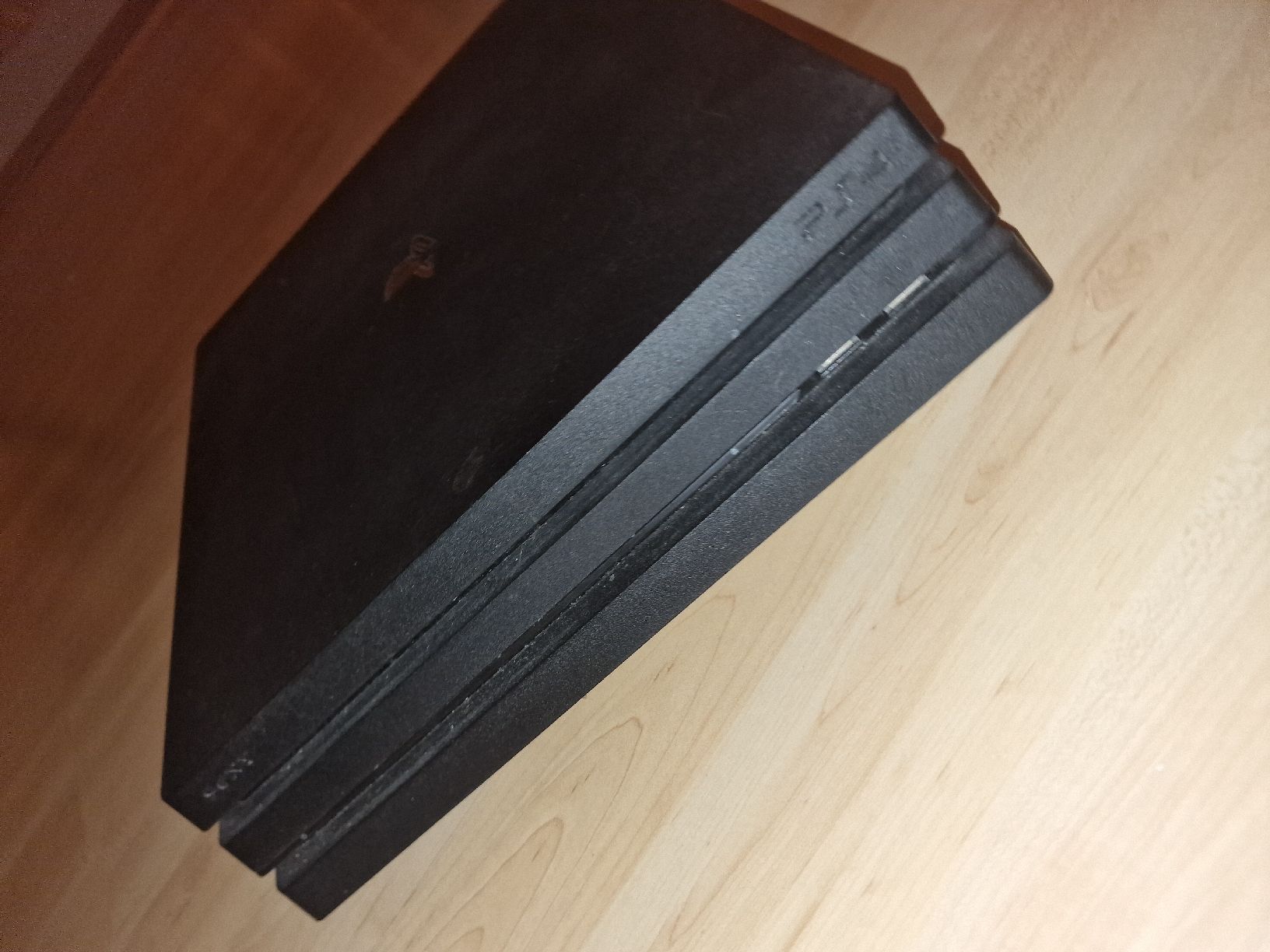 Sony Konsolen: PS4 Pro 1TB Mit Controller – Gebraucht aus Bremgarten AG von VictoriaV0102 4