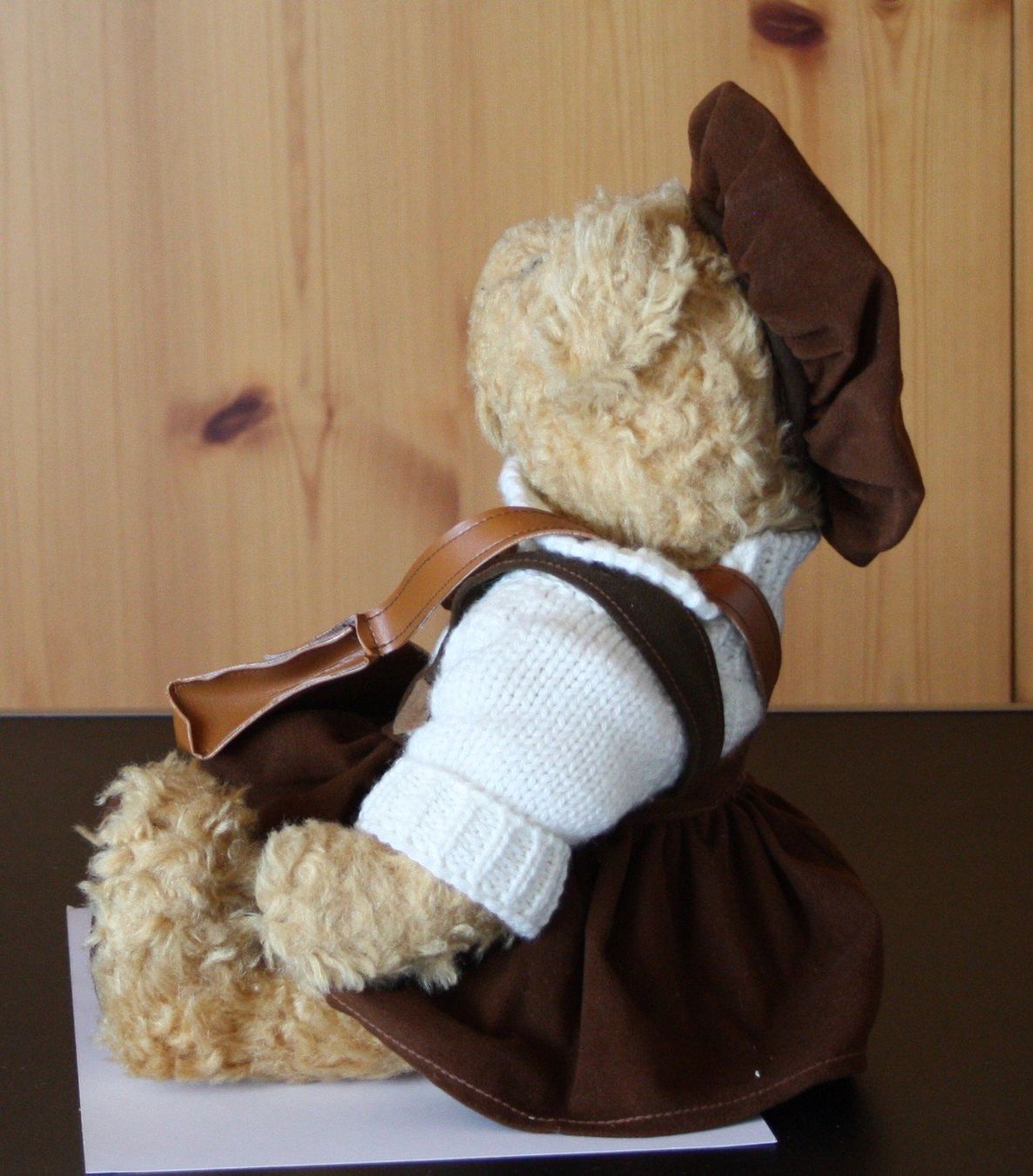 Giocattoli: Teddybär  Bär sitzend mit Rock und Tasche – Usato da Flüelen venduto da Diversicum-Shop 5