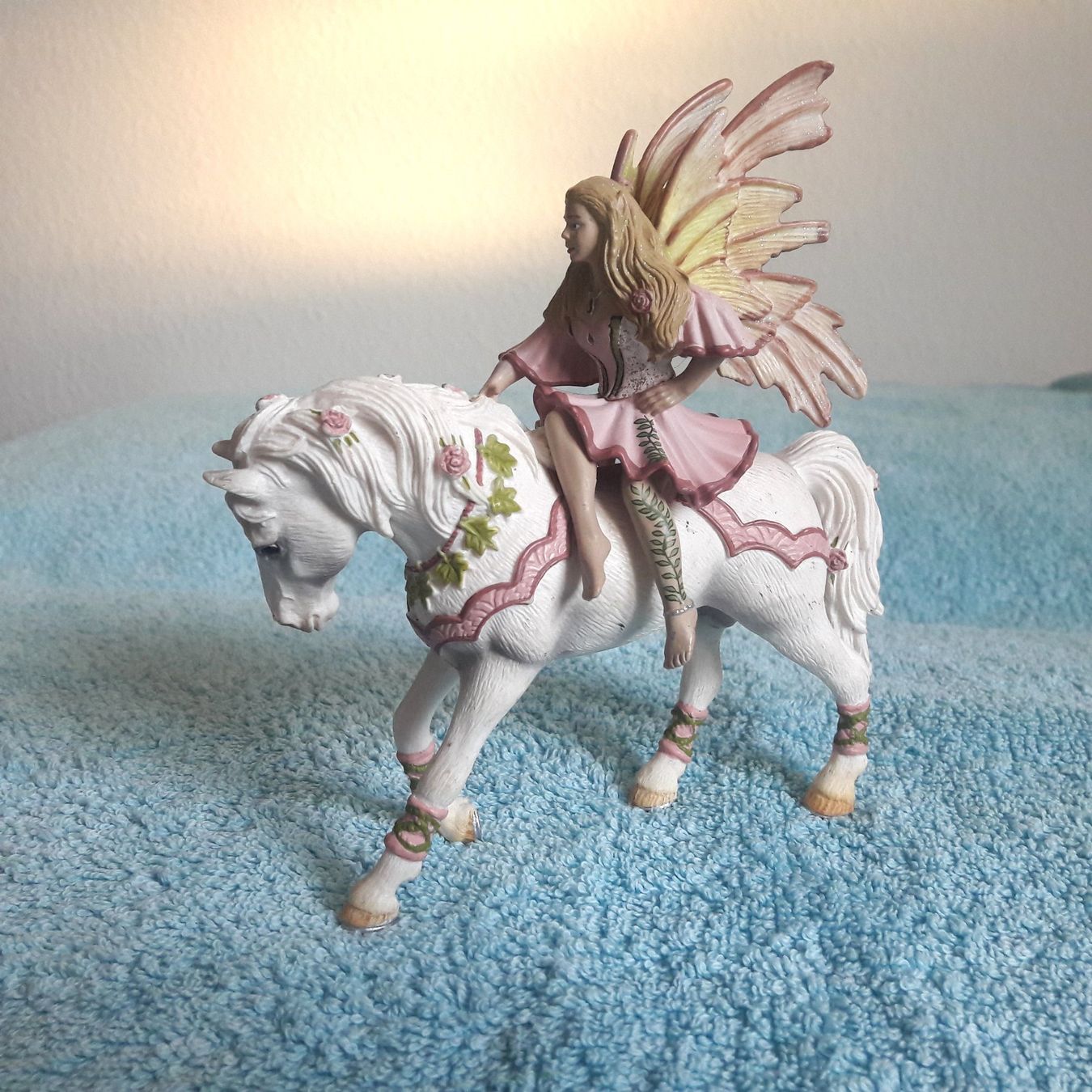 Schleich Giocattoli: Schleich Elfe Bayala " Feya " mit Pferd – Usato da Zürich venduto da Mukumukus 2