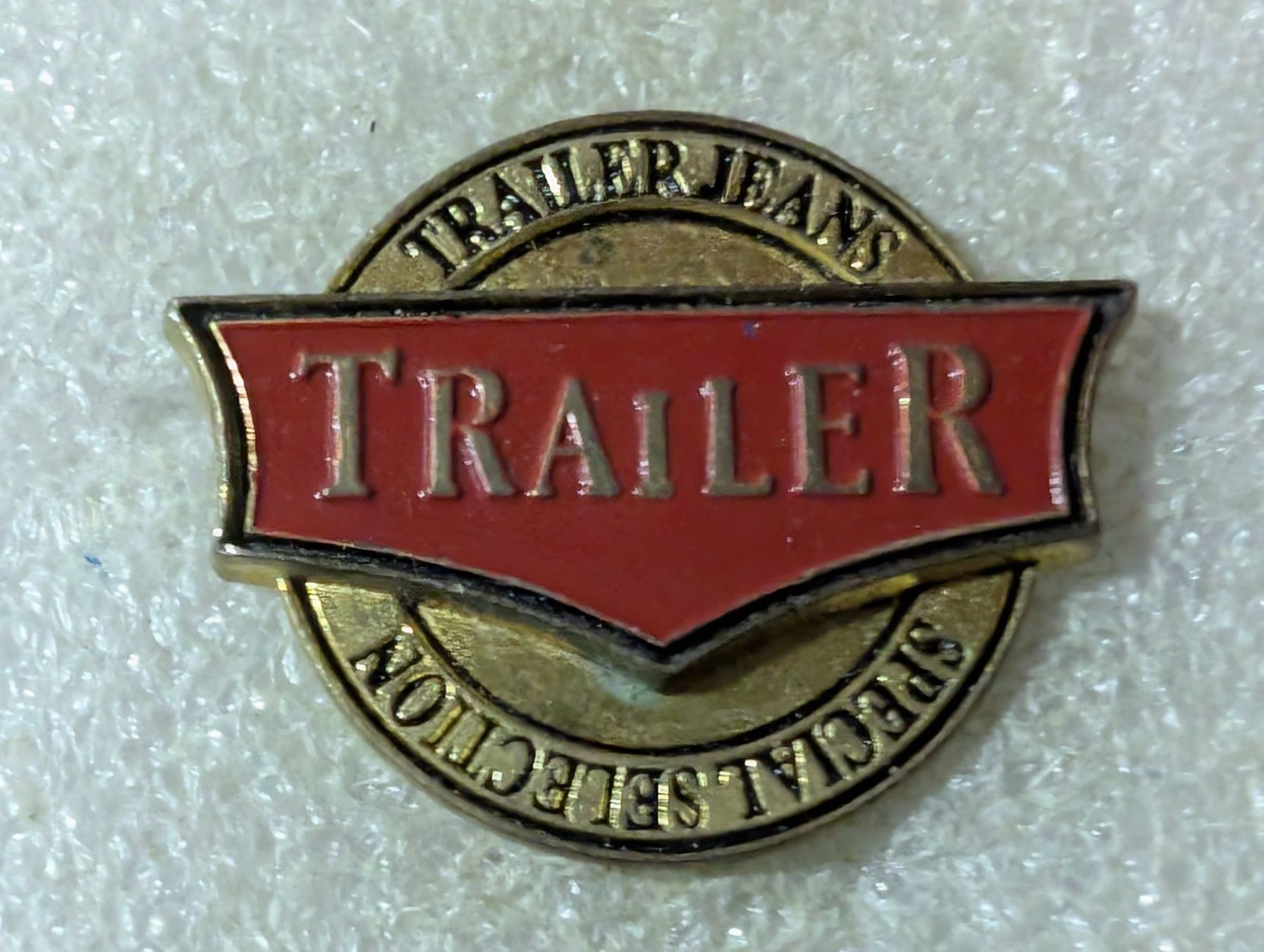 Placchette & Badge: Ansteckpin 112: Trailer Jeans – Usato da Oppligen venduto da Pin-Fall-Shop