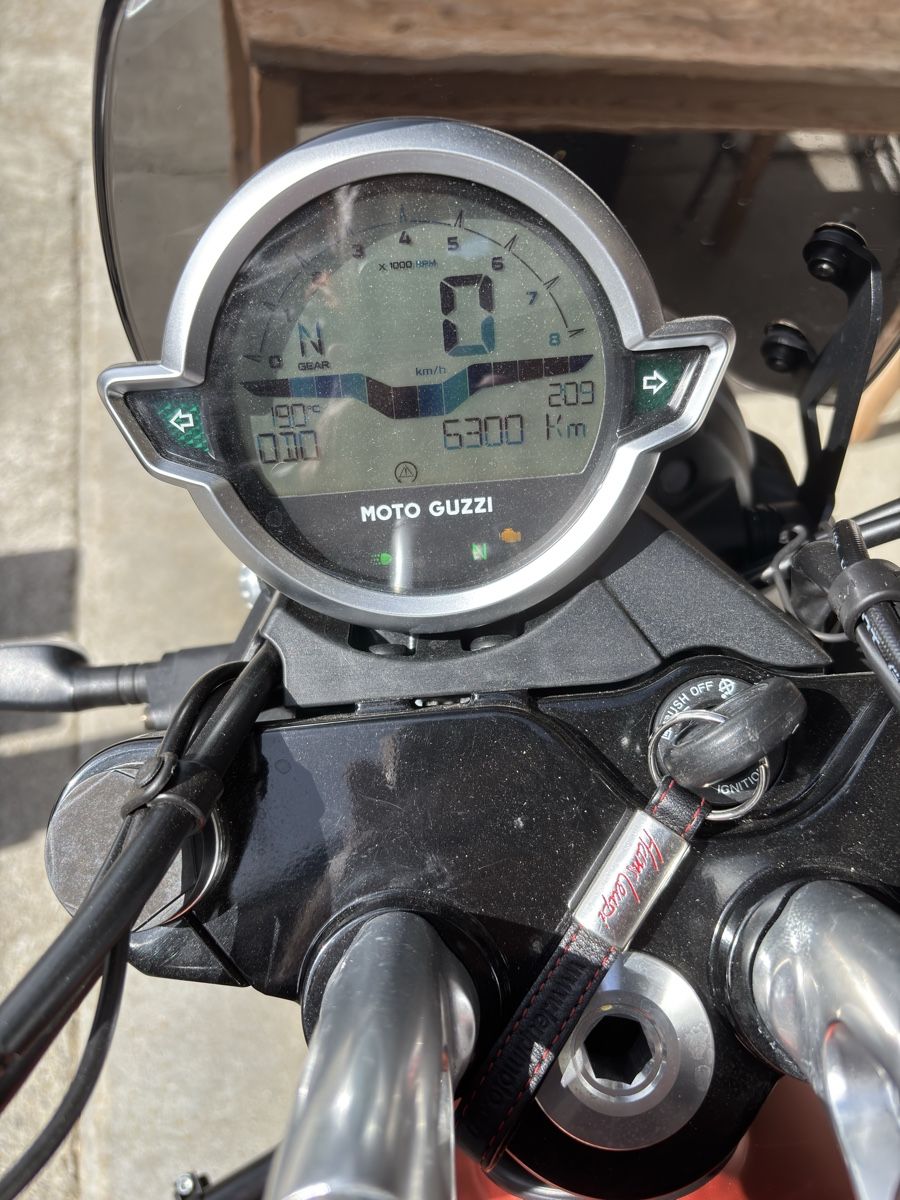 Moto Guzzi Strada: Moto Guzzi V9 Bobber – Usato da Grindelwald venduto da Chrli 7