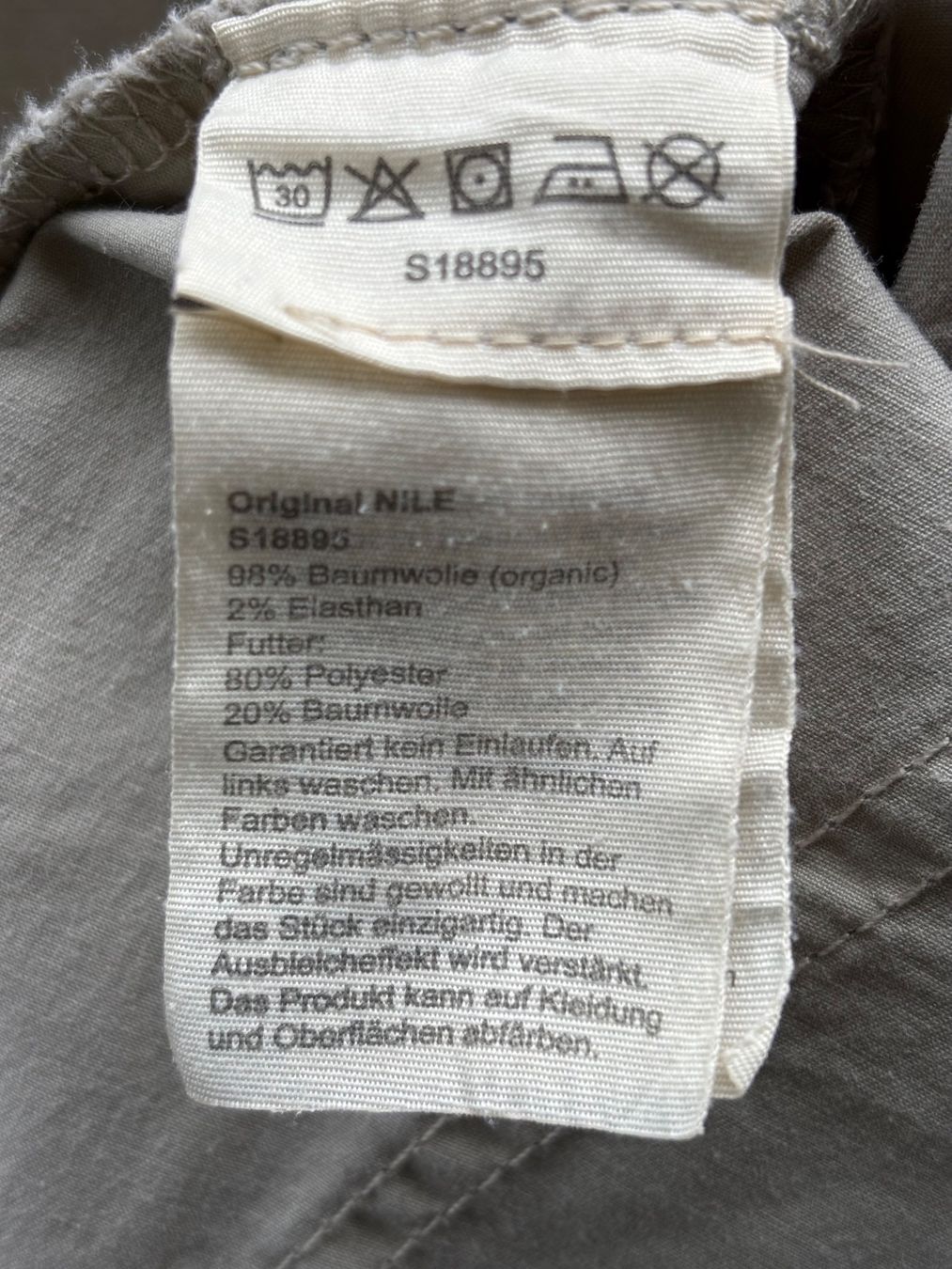 Nile Pantaloni: Nile leichte Freizeithose, Gr. S, beige – Usato da Ebnat-Kappel venduto da Molton 8