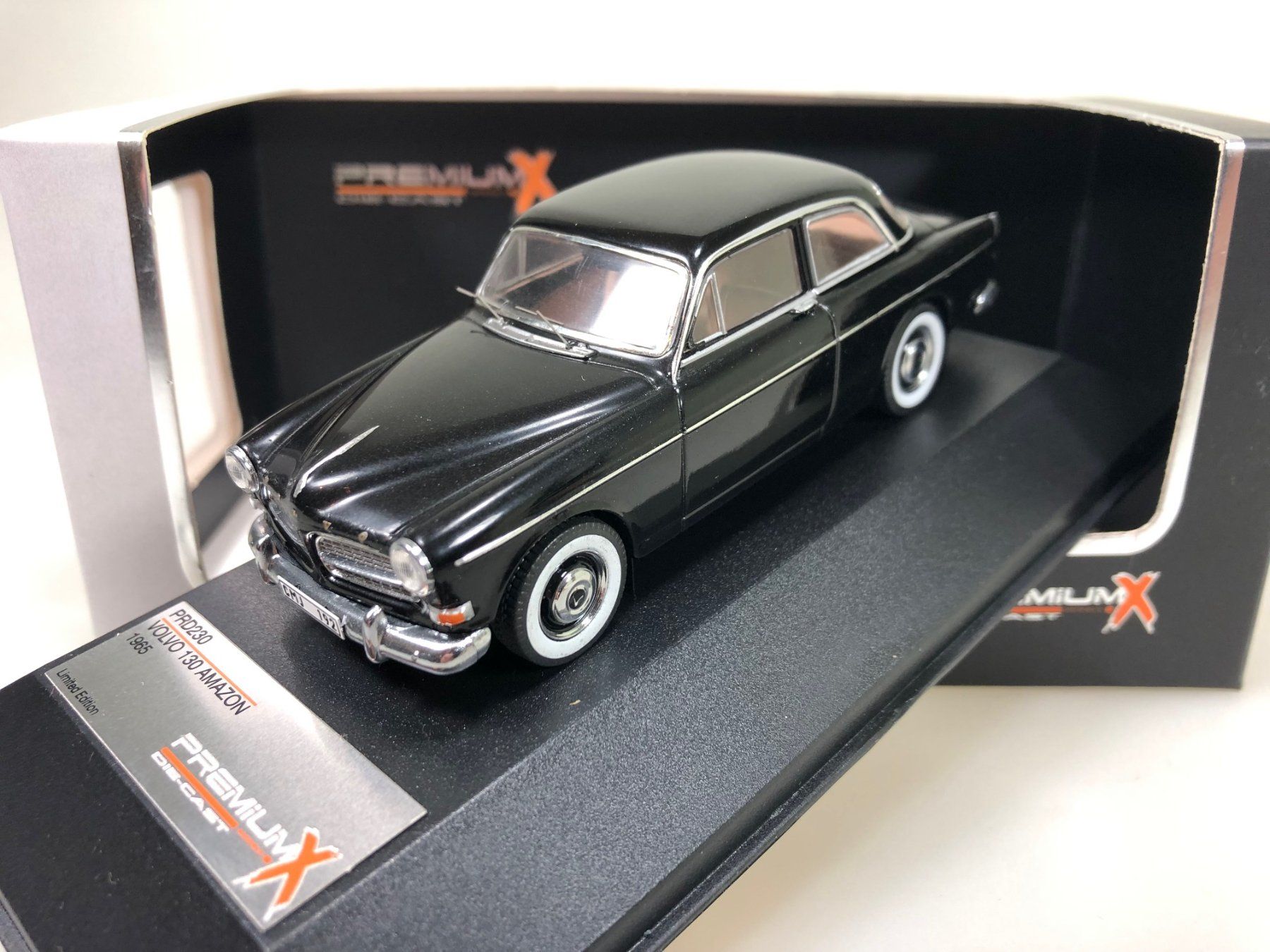 Volvo Modellautos: Volvo 130 Amazon - PremiumX - 1:43 – Gebraucht aus Widen von Himan
