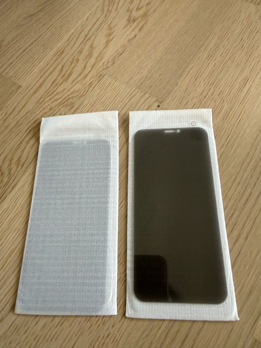 Apple Covers & Schutzfolien: iPhone 11 Pro privacy screen protector 2 pack new – Neu und originalverpackt aus Dübendorf von zhe_69pd